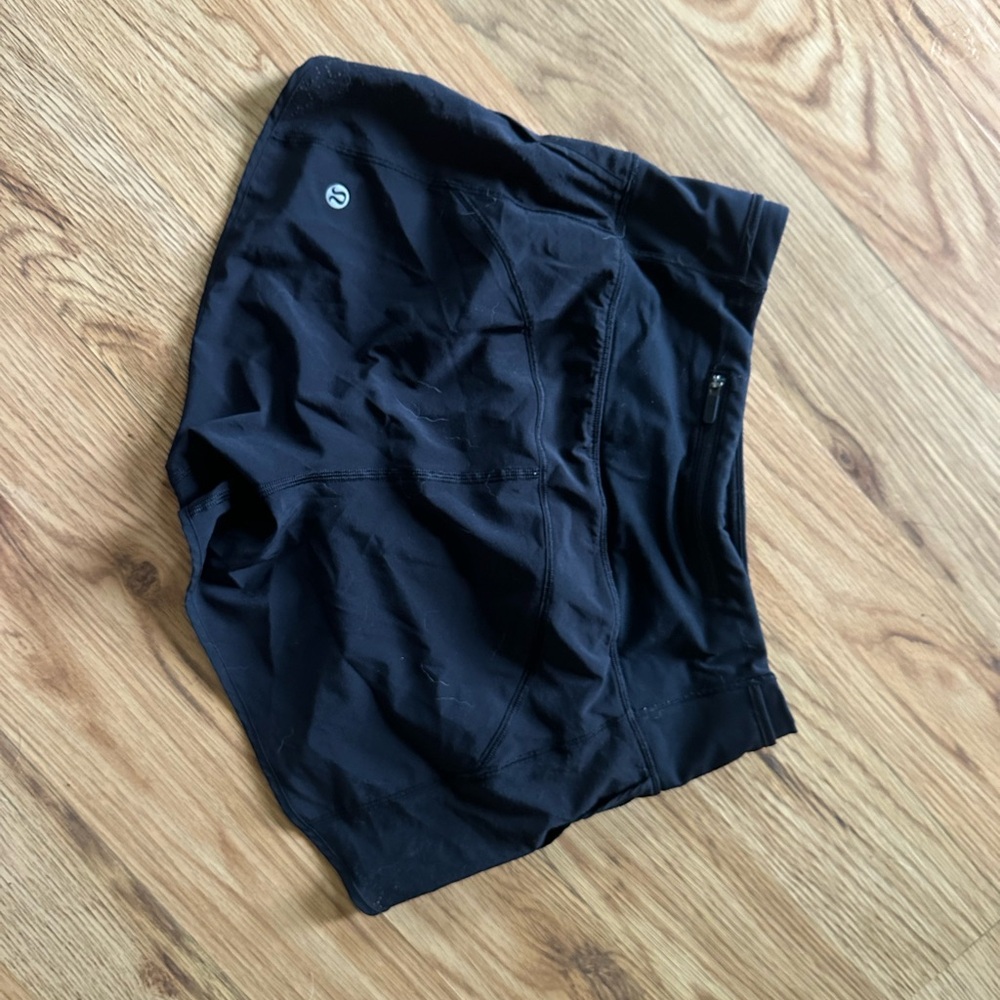 Lululemon Hotty Hot Shorts - Picture 2 of 4